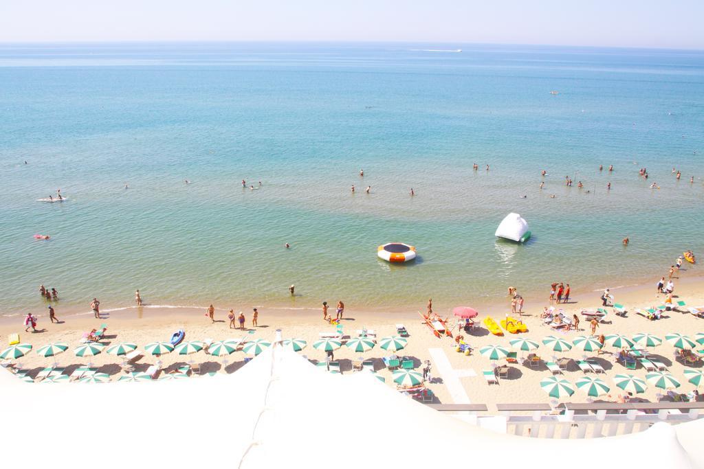 Residence Frontemare T-Village! Anzio Exterior photo